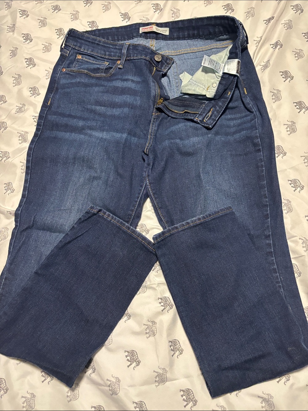 Signature by Levi Strauss Women's Slim Straight Jeans - Dark Blue